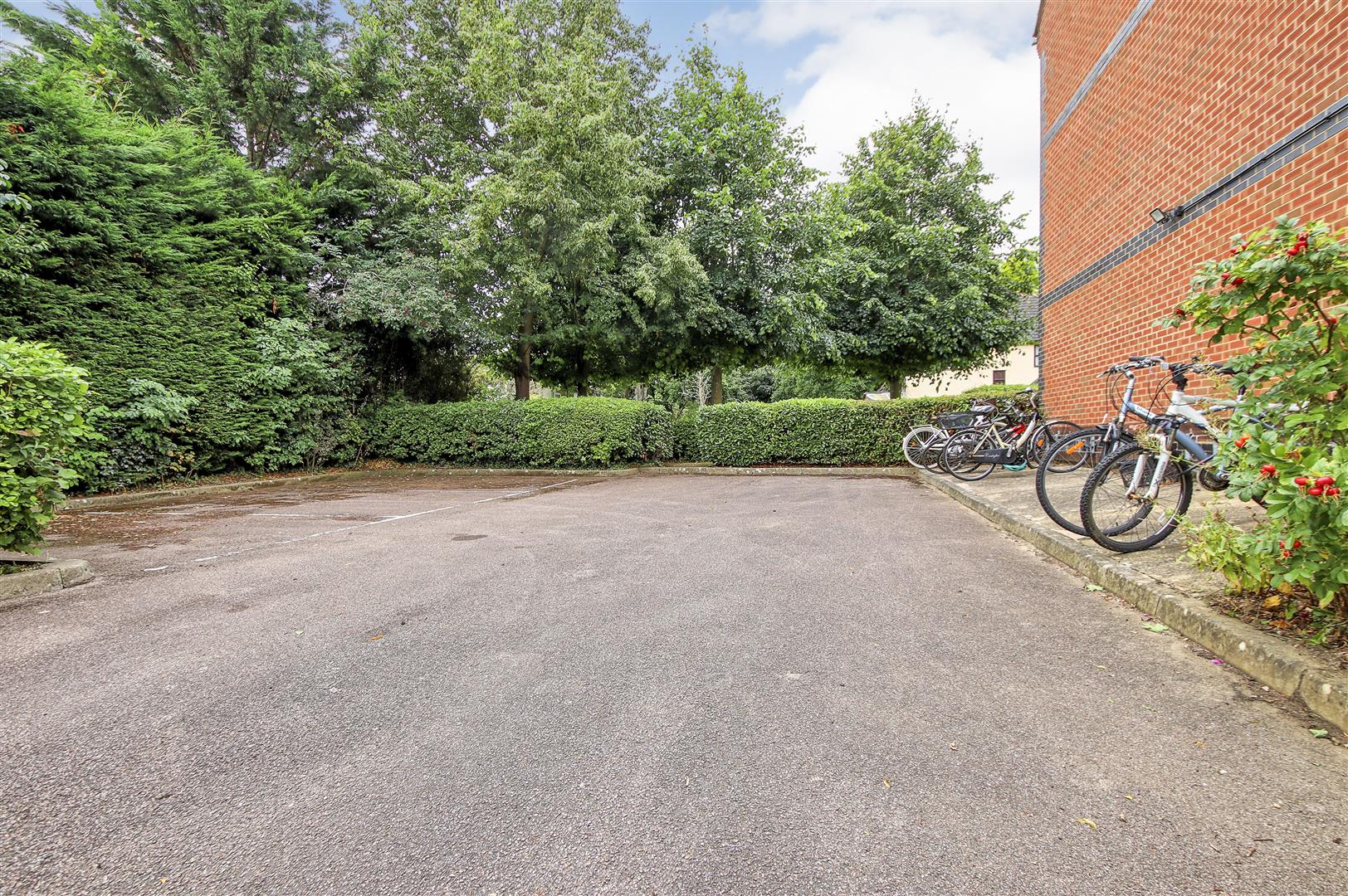 Woodhead Drive, Cambridge